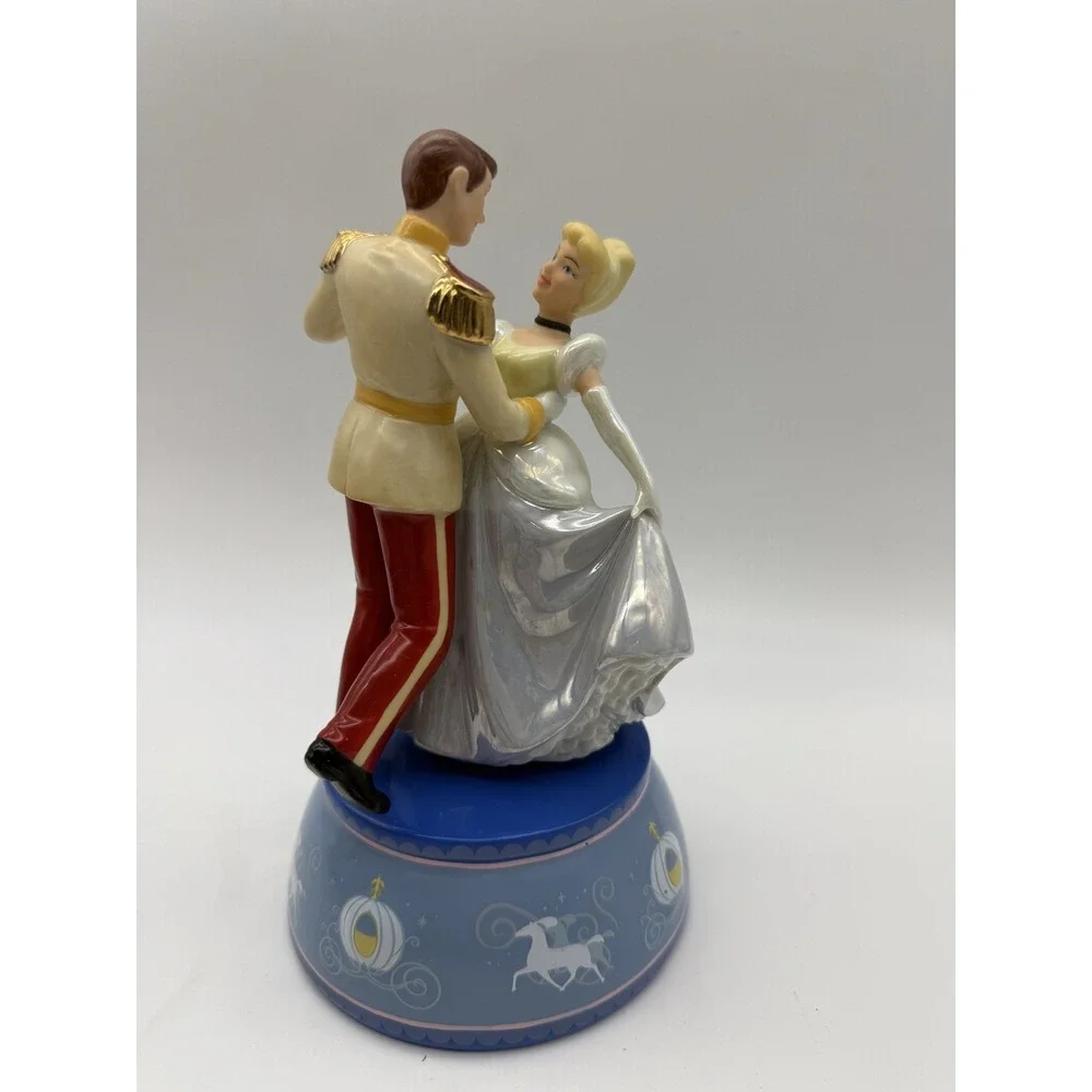 RARE Vintage Disney Cinderella And Prince Rotating Music Box 7.75